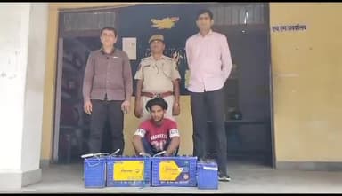 अलवर: अलवर कोतवाली थाना पुलिस ने ई रिक्शे से बैटरी चोरी करने के मामले में एक आरोपी को स्वर्ग रोड से किया गिरफ्तार