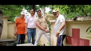 जगाधरी: पर्यावरण मित्र फाउंडेशन ने रेडक्रॉस भवन में लगाए फलदार पौधे, रेडक्रॉस सेक्रेटरी रणदीप मौके पर रहे मौजूद