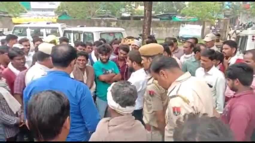 दलोट: भागामड गांव में11हजार केवी का विधुत तार टूटकर मकान पर घिरा,पिता व पुत्र1गाय व 2भेस की हुई मौत,पत्नी व बेटी गंभीर घायल