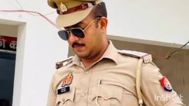 दातागंज: हडौरा चौकी पर तैनात सिपाही का दरोगा की वर्दी में फोटो हुआ वायरल, एक व्यक्ति ने उसी सिपाही पर घूस लेने का भी लगाया आरोप