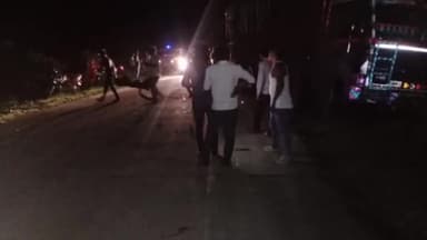 बकानी: गुरुकुल स्कूल के सामने ट्रक की टक्कर से कार सवार चालक की हुई मौत