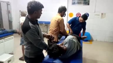 इटावा: चौधरी पेट्रोल पंप के निकट तेज रफ्तार ऑटो की टक्कर से पैदल जा रहा युवक घायल, जिला अस्पताल में भर्ती