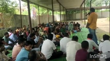 सुकमा: सुकमा में अनिश्चितकालीन हड़ताल पर बैठे संविदा कर्मचारियों की मांगों को समर्थन देने पहुंचे भाजपा जिलाध्यक्ष धनीराम बारसे
