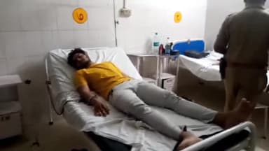 इटावा: घर पर कुर्की नोटिस चस्पा होने पर कोर्ट मे सरेंडर होने पहुचा मारपीट के मामले में बांछित अभियुक्त कोर्ट में गश खाकर गिरा