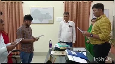 खगड़िया: खगड़िया एसडीओ कार्यालय में विकास मित्र को दिया गया नियोजन पत्र, दिलाई गई शपथ