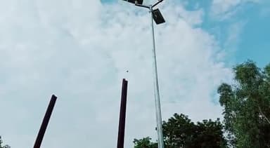 ग्राम फतेहपुर में सोलर पैनल लगाया गया है जिसमे कुछ गन्दी मानसिका के लोगों में जलन महसूस होने लगी है वह इस लिए पास में बाबा शाहब की प्रतिमा स्थापित है।और प्रशासन से निवेदन है की वहा पर रास्ता सही कराया जाये।