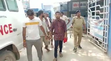 बेगूसराय: उत्पाद विभाग की पुलिस ने अवैध शराब पीने व बेचने के आरोप में 5 लोगों को किया गिरफ्तार, सदर अस्पताल में करवाया मेडिकल