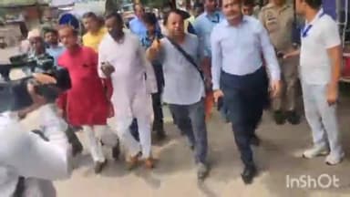 आगरा: नगरायुक्त अंकित खंडेलवाल ने बलकेश्वर क्षेत्र का किया निरीक्षण