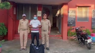 लालढांग: अवैध शराब का परिवहन करने के आरोप में श्यामपुर पुलिस ने एक शराब तस्कर को किया गिरफ्तार