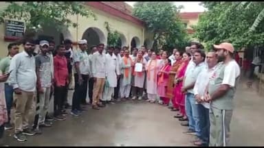 गंगानगर: महिलाओं के साथ हो रहे अत्याचार को लेकर बीजेपी ने कलेक्ट्रेट पर किया प्रदर्शन, राष्ट्रपति के नाम डीएम को सौंपा ज्ञापन