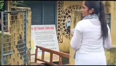 मुरादाबाद: मूंढापांडे क्षेत्र में लगातार बारिश होने से उप स्वास्थ्य केंद्र में भरा पानी