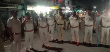 सरई: सिंगरौली पुलिस ने बैढ़न शहर में चेकिंग लगाकर 500 वाहन चालकों का काटा चालान