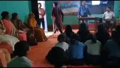 जलालगढ़: उत्क्रमित उच्च विद्यालय चक में छात्राओं को दिया गया न्यू स्टार्टअप  के तहत नए नए उद्योग की जानकारी।