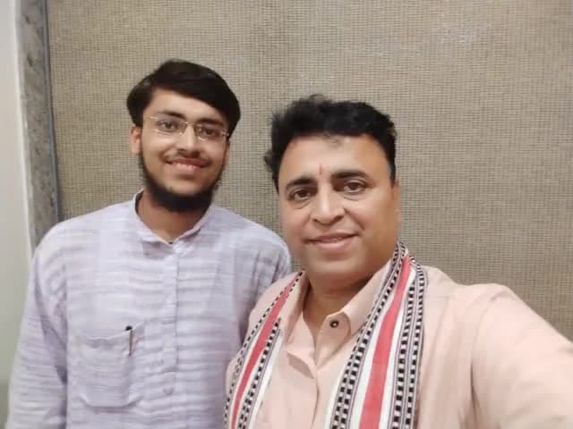 भाजपा के राष्ट्रीय सचिव आदरणीय श्री सुनील देवधर जी के साथ भाजपा नेता अविरल मलिक ने राजनैतिक विषयों पर चर्चा की| #selfie