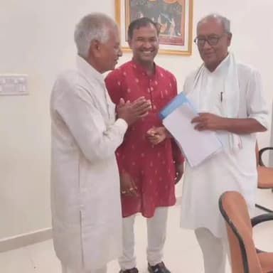 पचोर: पचोर क्षेत्र से राज्यसभा सांसद के प्रतिनिधि रोशन खत्री ने भोपाल जाकर पूर्व सीएम दिग्विजय सिंह से की मुलाकात