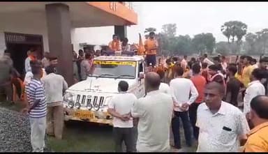 जहानाबाद: बीजेपी कार्यालय पहुंचा जिला महामंत्री विजय कुमार सिंह का शव, धीरे-धीरे कार्यकर्ताओं की जुट रही भीड़