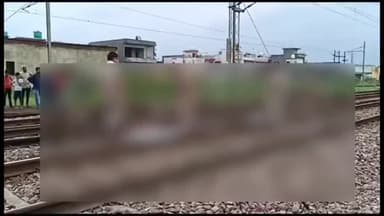 धनौरा: गजरौला स्थित रेलवे ओवर ब्रिज के नीचे मालगाड़ी की चपेट में आने के कारण एक युवक की हुई मौत, जांच में जुटी पुलिस