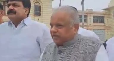 पटना ग्रामीण: बिहार विधानसभा परिसर में बिहार सरकार के मंत्री श्रवण कुमार ने की प्रेस कॉन्फ्रेंस आयोजित