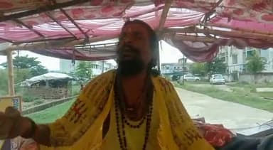 सिंगरौली: अपनी 12 सूत्रीय मांगों को लेकर जिला कलेक्ट्रेट के बाहर अनिश्चितकालीन धरने पर बैठा रिलायंस कंपनी का विस्थापित