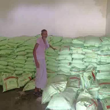 सलोन: साधन सहकारी समिति पदमनपुर बिजौली में तीन वर्ष बाद पहुंची डीएपी खाद