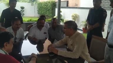 आज यमुनानगर प्रैस क्लब द्वारा शिक्षा मंत्री कंवर पाल गुज्जर को प्रेस के साथियों व प्रधान प्रभजीत सिंह ने दिया ज्ञापन।