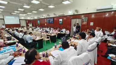 गया टाउन सीडी ब्लॉक: समाहरणालय सभाकक्ष में जिला स्तरीय समन्वय एवं अनुश्रवण समिति की बैठक हुई आयोजित