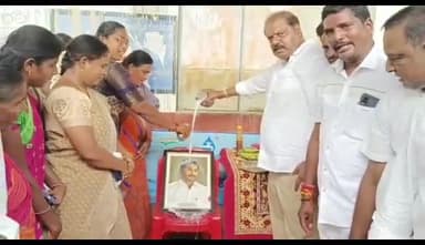 నిండ్ర: పథకాలు రాని అర్హులకు ఉచితంగా ధ్రువ పత్రాలను అందజేస్తున్నాం: కావనూరులో మంత్రి రోజా సోదరుడు రాంప్రసాద్ రెడ్డి