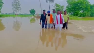 हस्तिनापुर विधानसभा में #बाढ़ #प्रभावित क्षेत्र का दौरा कर #उप #जिलाधिकारी मवाना अखिलेश यादव जी व एडीएम साहब से बात की और तत्काल राहत सामग्री तत्काल उपलब्ध कराने की मांग की. 
#आपका सेवक #किशोर #वाल्मीकि