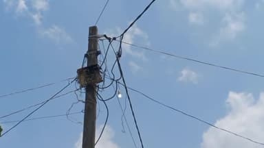 मोतिहारी: बरवा मुसहरी टोला के पास चोरों ने 102 विद्युत पोल का केवल काटा, अज्ञात चोरों के खिलाफ प्राथमिकी दर्ज