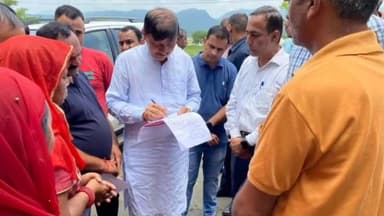 बमसन: कांग्रेस विधायक राजेंद्र राणा ने 4.11 करोड़ की लागत से बनने वाली तपालधार से बजाहर सड़क का किया भूमिपूजन