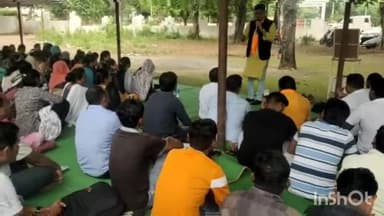 सुकमा: ज़िले में हड़ताल पर बैठे संविदा कर्मियों की मांगों को समर्थन देने पहुंचे भाजपा प्रदेश विशेष आमंत्रित सदस्य हूंगाराम मरकाम