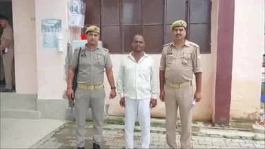 आज़मगढ़: शहर कोतवाली के वी-मार्ट के पास लूट में शामिल आठवे अभियुक्त को पुलिस ने किया गिरफ्तार, ₹21800 बरामद