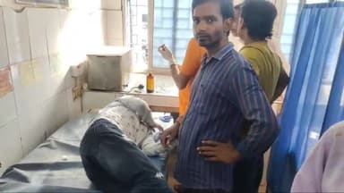 अररिया: पनार पुल के समीप ऑटो और बाइक की टक्कर में महिला सहित 3 लोग हुए घायल, सदर अस्पताल में कराया गया भर्ती