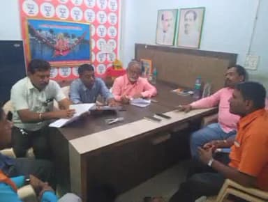 होशंगाबाद नगर: नर्मदापुरम जिला भाजपा कार्यालय में हुई कार्यकर्ताओं की बैठक 100 करोड़ की लागत से बनेगा भव्य मंदिर संत शिरोमणि रविदास जी