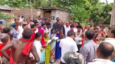 कांटी: गोसाईपुर पहुंचे मंत्री इसराइल मंसूरी,अग्निपीरित परिवारों से मुलाकात कर प्रद्त्त किया सरकारी आर्थिक सहायता