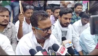 बैजनाथपुर चौक पर जन अधिकार पार्टी के द्वारा एनएच जाम किया गया जिसमें मुख्य मुद्दा शामिल था।