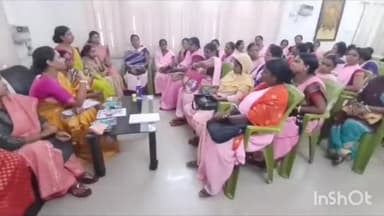 जमुई: अतिथि गृह में समाजसेविका डॉ. स्मृति पासवान ने बैठक कर आशा कार्यकर्ताओं और फेसिलेटरों का किया क्षमतावर्धन