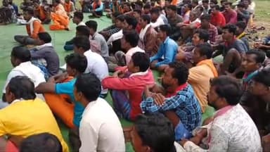 लोहंडीगुडा: विश्व आदिवासी दिवस की तैयारियों को लेकर पारापुर में सर्व आदिवासी समाज की बैठक हुई आयोजित