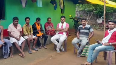 लोहंडीगुडा: ग्राम आंजर में चलाया गया जनसंपर्क अभियान, जोगी कांग्रेस व मुक्ती मोर्चा के पदाधिकारियों ने ग्रामीणों की सुनी समस्याएं