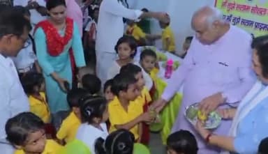 कानपुर: शारदा मा तुझे सलाम सोशल फाउंडेशन द्वारा आम आयोजन का कार्यक्रम संपन्न ,सांसद रहे मौजूद