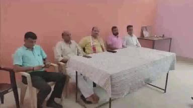 आज़मगढ़: रोडवेज कार्यालय पर सरकारी व गैर सरकारी श्रमिकों को संगठित करने की भारतीय मजदूर संघ ने बनाई रणनीति