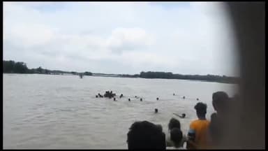 अररिया: मानिकपुर में मरिया धार में डूबने से 1 किशोर की हुई मौत, स्थानीय लोगों की मदद से निकाला गया शव