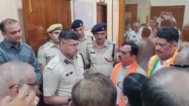 गंगानगर: भाजपा पदाधिकारी व कार्यकर्ताओं ने अपनी मांग को लेकर श्रीगंगानगर में पुलिस अधीक्षक को सौंपा ज्ञापन