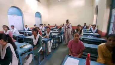 खुरई: शासकीय पंडित केसी शर्मा उत्कृष्ट विद्यालय खुरई में 12वीं की पूरक परीक्षा में 433 परीक्षार्थी हुए शामिल