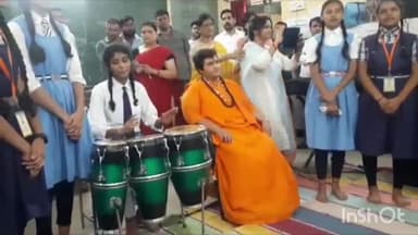 हुज़ूर: टीटी नगर स्थित कमला नेहरू स्कूल में पहुंची सांसद प्रज्ञा सिंह ठाकुर, स्कूल चलें अभियान की शुरुआत की