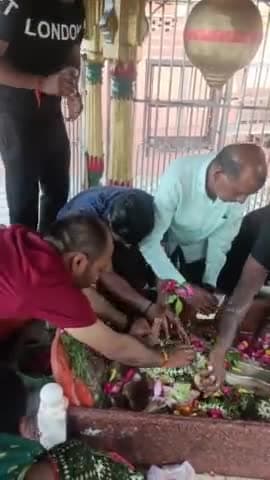 श्री शिवाय नमस्तुभ्यं 
हर हर महादेव 😊🙏
#mankameshwar #sawansomwar #harharmahadev #advocate #prayagraj #reels #mondaymood