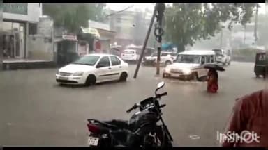 होशंगाबाद नगर: शहर में सातरास्ते सहित निचले इलाकों में जलभराव होने से लोगों को आवाजाही हो रही परेशानी