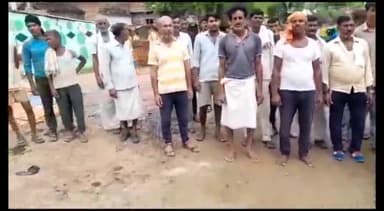 मऊरानीपुर: खिलारा अन्ना जानवरों के साथ साथ छुट्टा जानवरों से ग्रामीण किसान परेशान,पशुपालकों को ग्रामीणों ने दी चेतावनी।