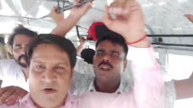 लखनऊ में #मंहगाई पर आयोजित प्रदर्शन के दौरान आम आदमी पार्टी यूथ विंग के कार्यकर्ताओं को गिरफ्तार किया गया ।