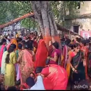 कलेर: सोमवती अमावस्या को लेकर महिलाओं ने मधुश्रवां में किया पीपल वृक्ष की पूजा ,विश्व कल्याण की की मंगल कामना